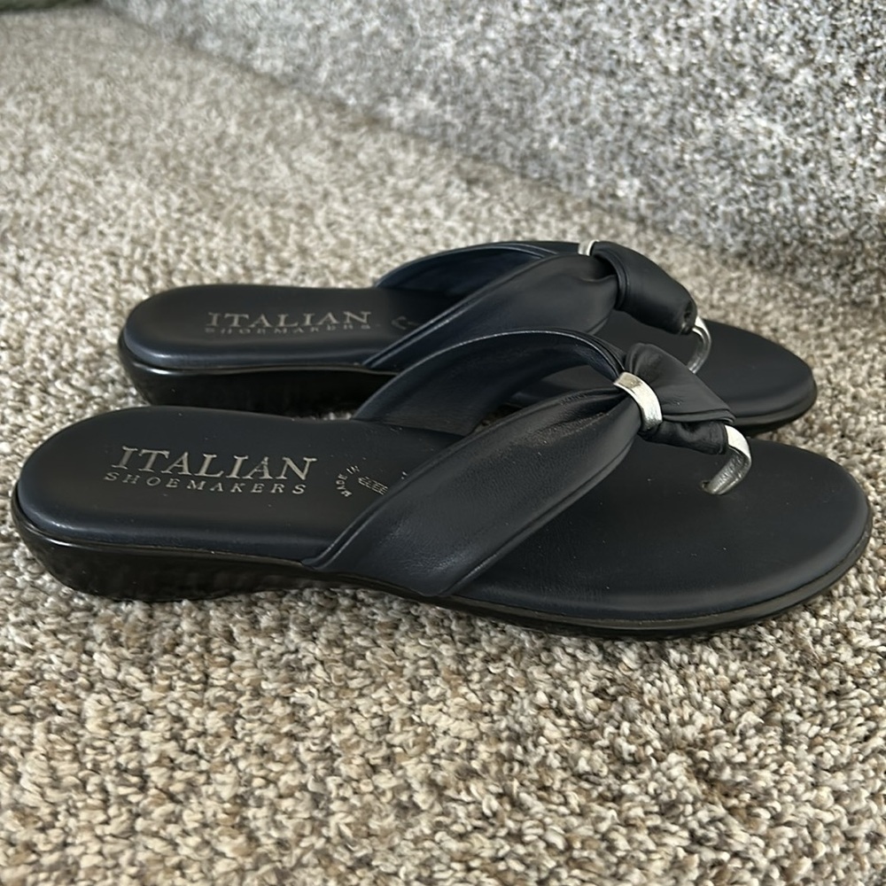 Italian Shoemakers Low Wedge Sandals - Picture 10 of 11